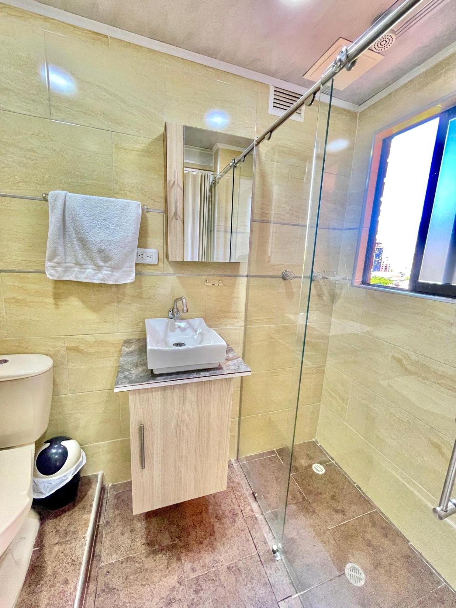 Hotel Torre Primavera Медельин Экстерьер фото