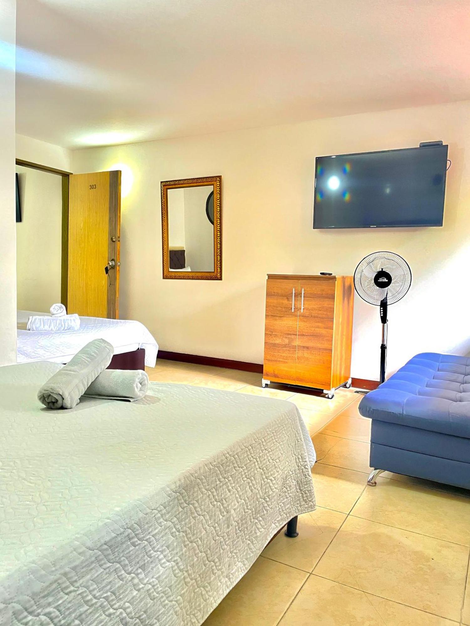 Hotel Torre Primavera Медельин Экстерьер фото