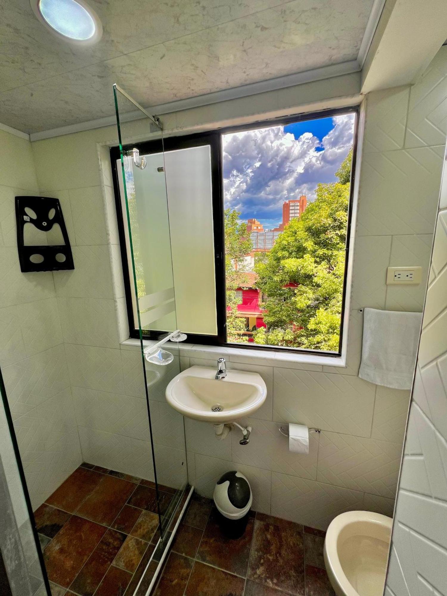 Hotel Torre Primavera Медельин Экстерьер фото